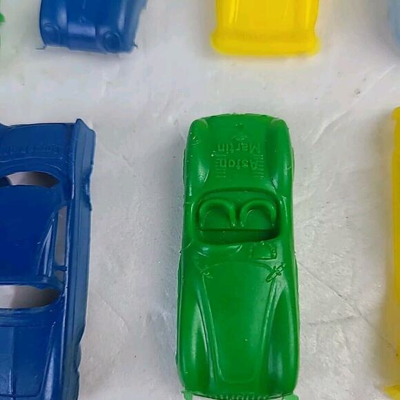 Vintage Plastic Car 1950s 60s Yellow Plymouth USA Great Britain MPC lot of 57 - Picture 3 of 13